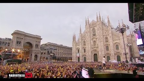 J-Ax - Intro (Live Duomo Milano) - Giugno 2016