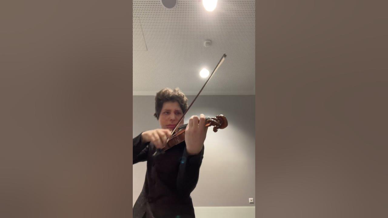 Last-minute warm-up before performing Tchaikovsky Concerto, February 13 2025 - Augustin Hadelich