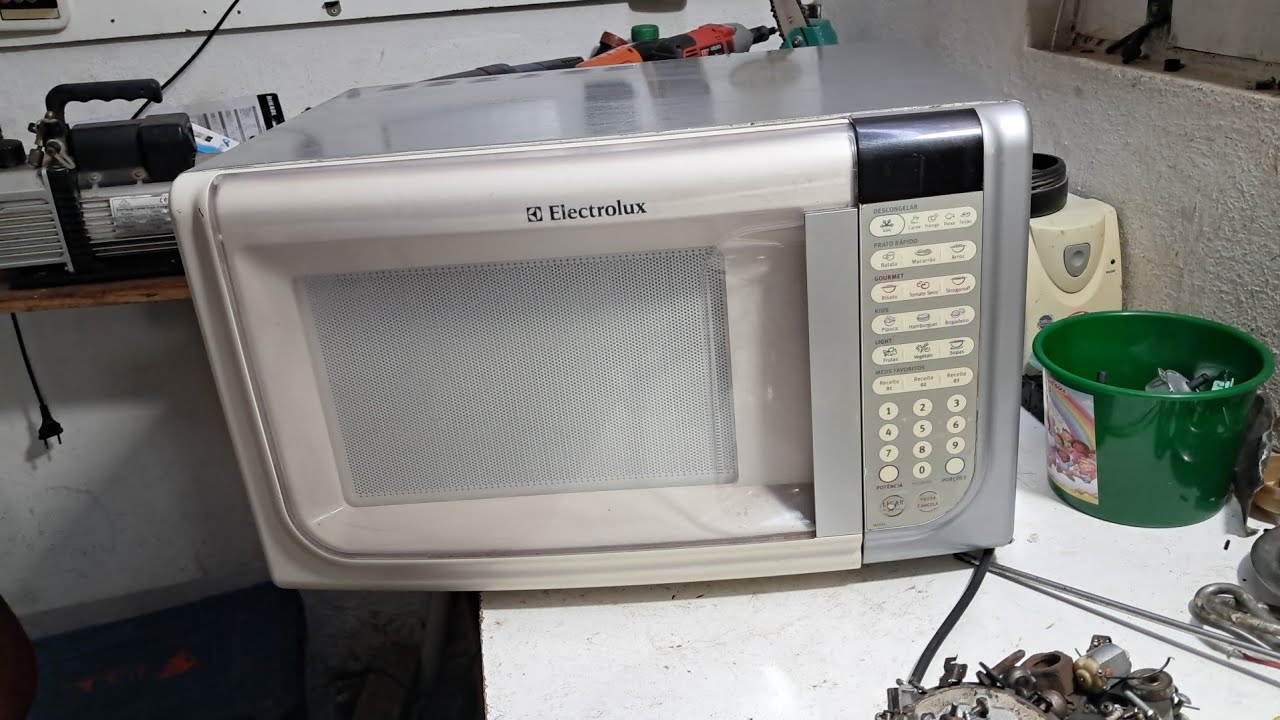 MACETE DO  VÉIO COMO GANHAR DINHEIRO CONSERTANDO MICRO-ONDAS COM SUCATAS NA PRÁTICA !