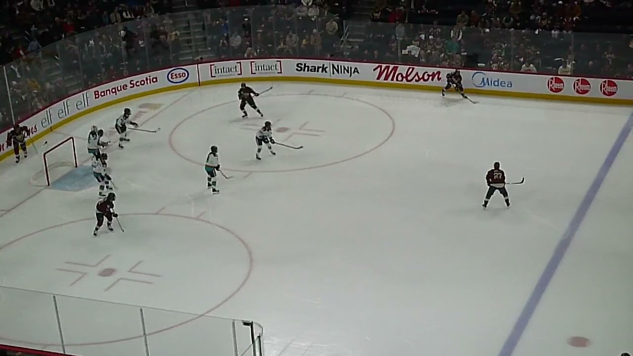 Natálie Mlýnková of the Montreal Victoire scores vs. the New York Sirens 11/25/25