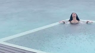 شاهد جيهان خليل تظهر في حمام السباحة مستمتعة بالمكان عالبحر 🌁