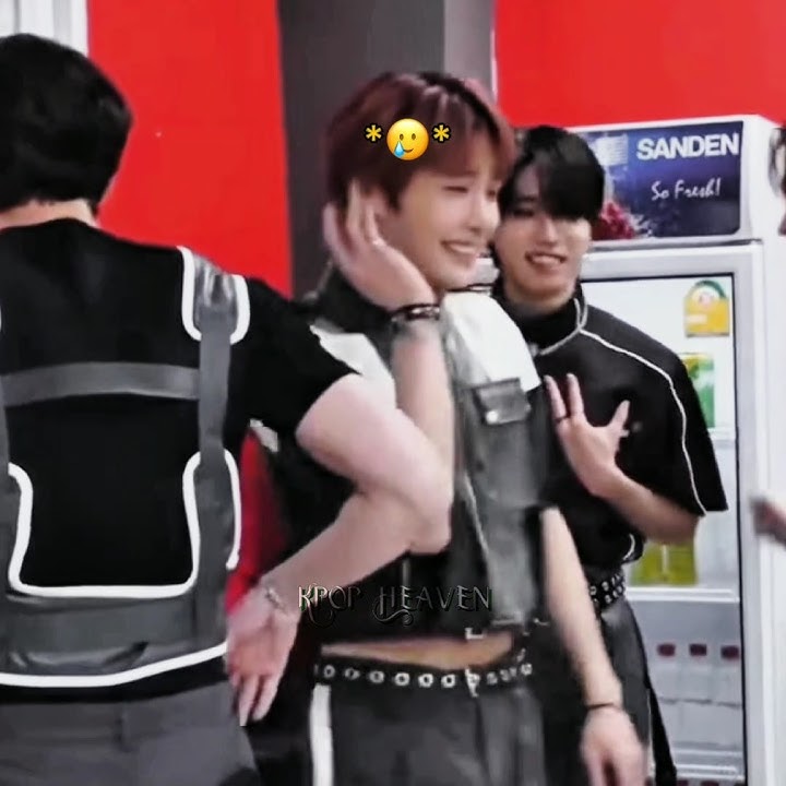 He was so young for this😭 #straykids #jeongin #han #felix #shorts
