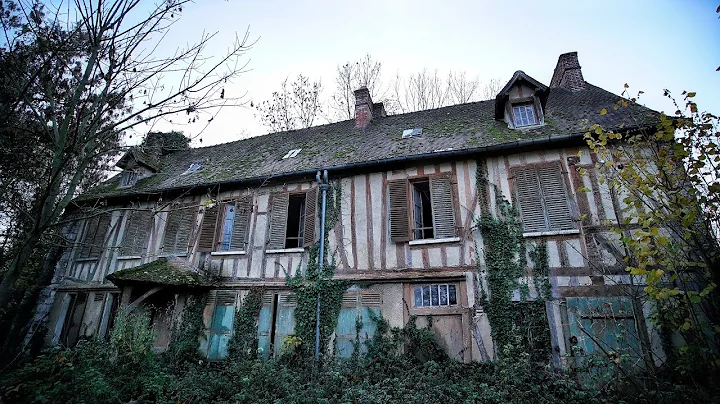 TAXIDERMY DOG Inside CREEPY Abandoned Mansion France