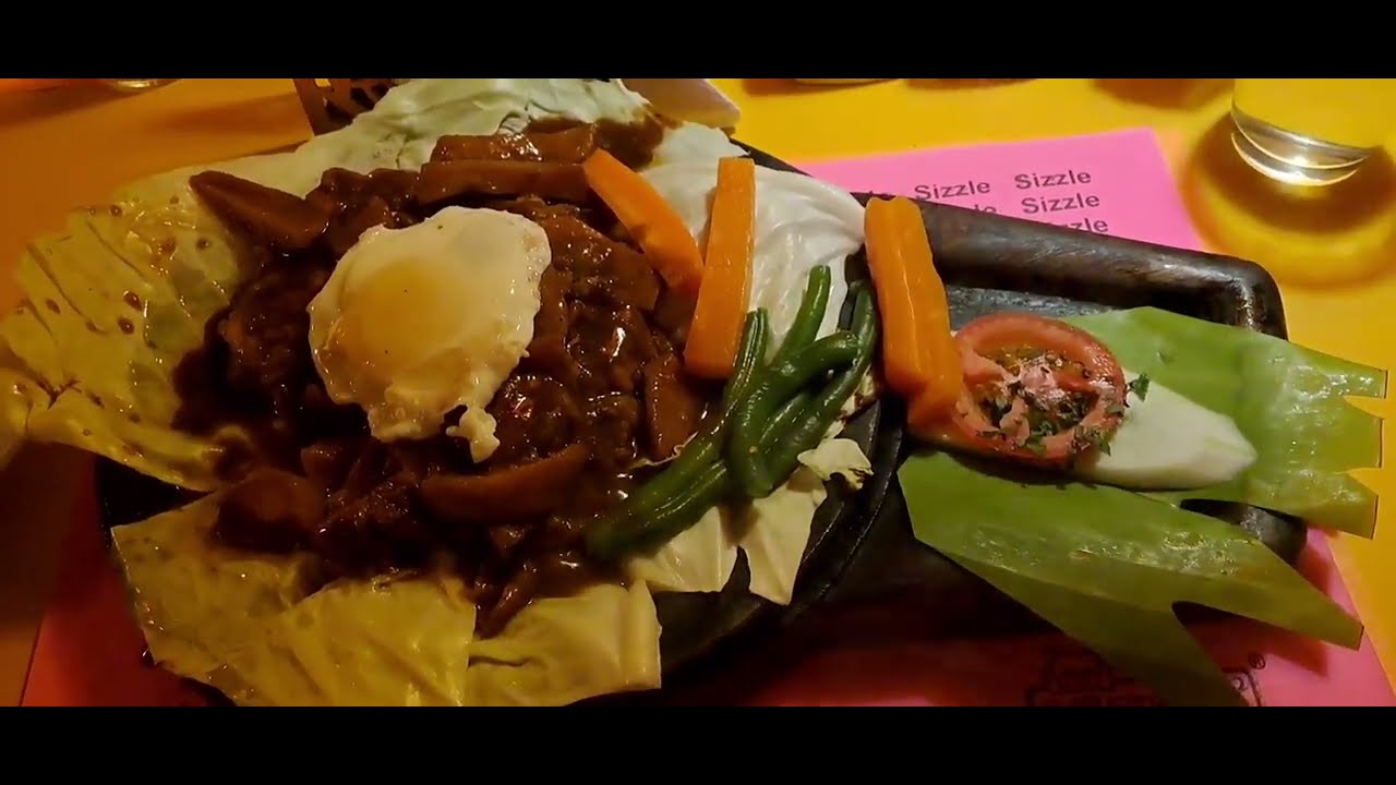 The authentic Chicken Steak Sizzler of Peter Cat at Park Street in