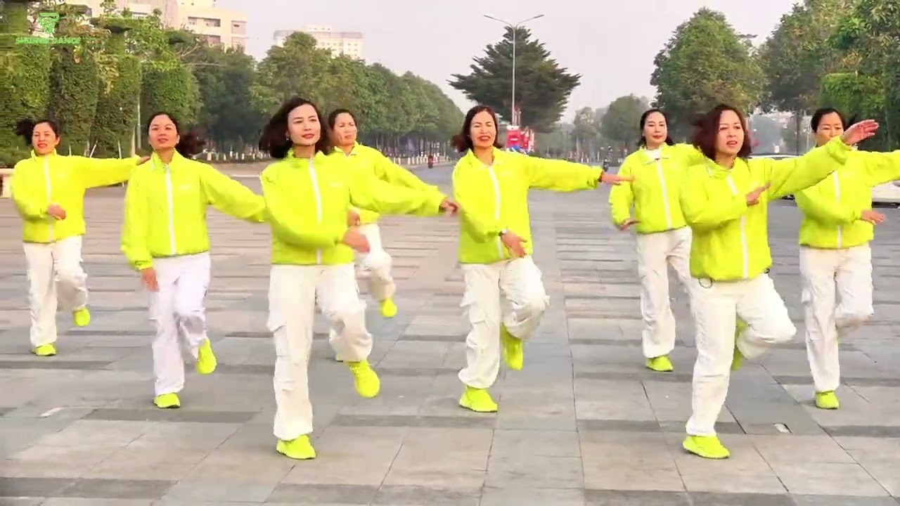 BÁC ĐANG CÙNG CHÚNG CHÁU HÀNH QUÂN /BĐ Vân Phạm /Biểu diễn Shuffle Dance Ngôi Sao Xanh