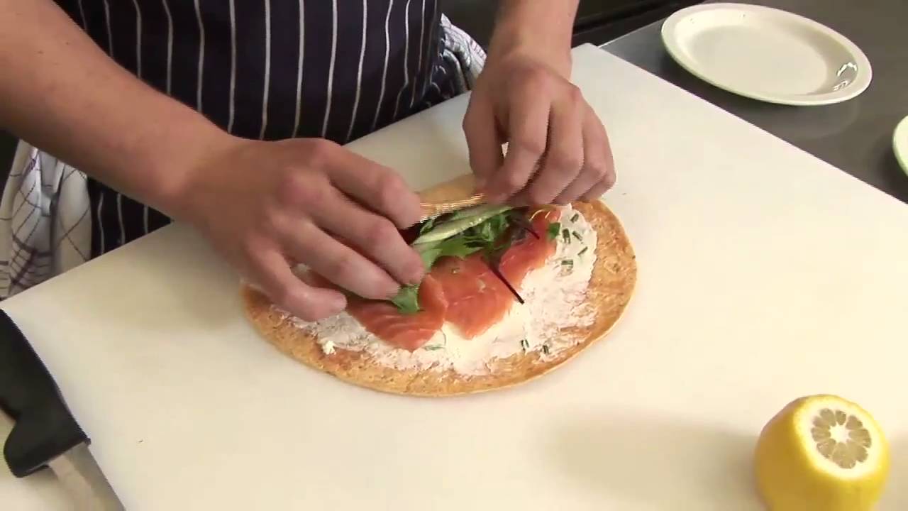 How to Make Pin Wheel Sandwiches (Video)