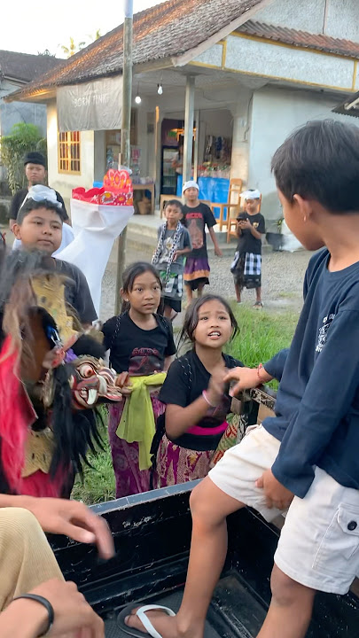 RAMA MALU KETEMU CEWEK CANTIK