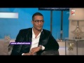 عمرو أديب يقبل رأس محمد رمضان على الهواء 