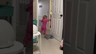 crianças fazendo isso? não aguentei de rir 😂 #engraçado #memes #risada #viral #shortvideo ##shorts