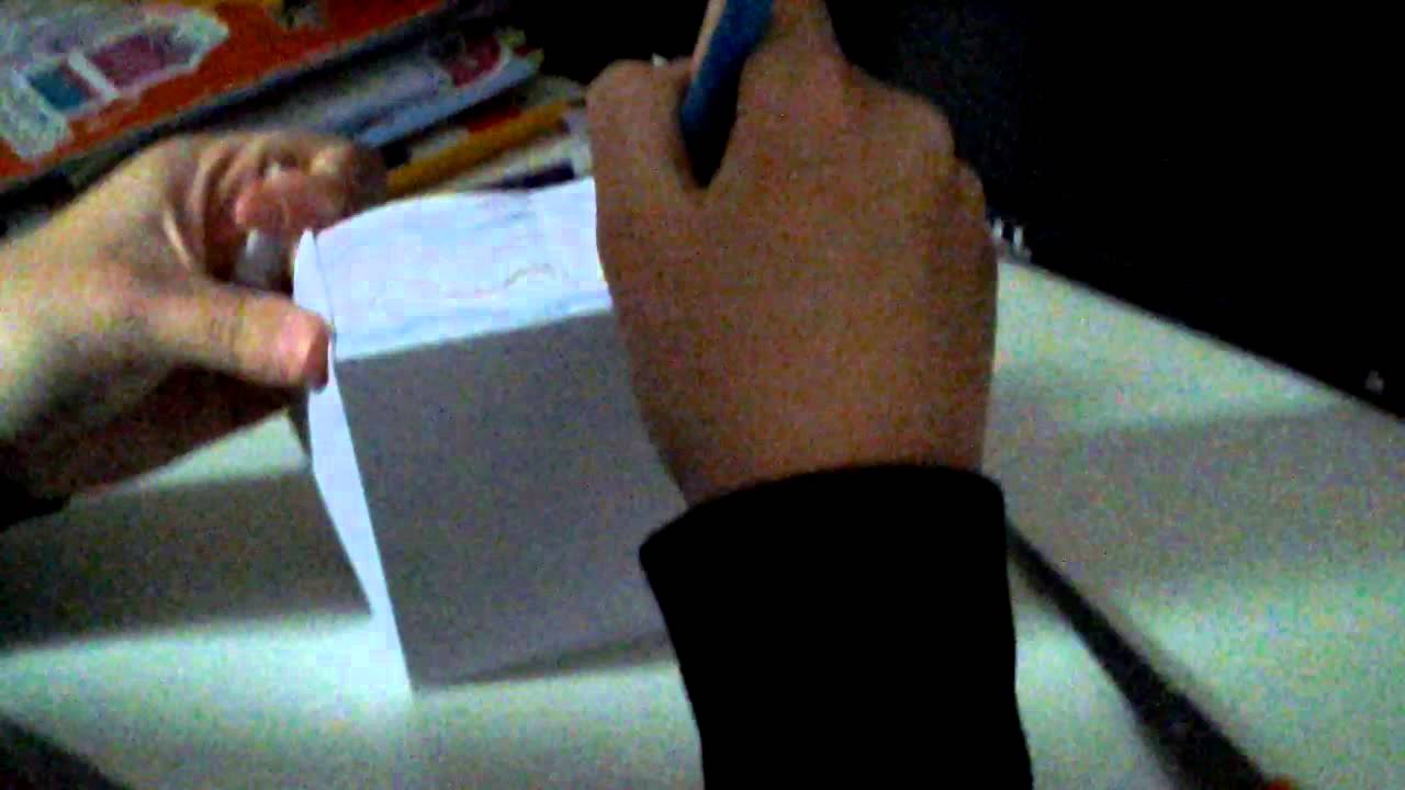 Hoe maak je zelf een papieren bakje - YouTube