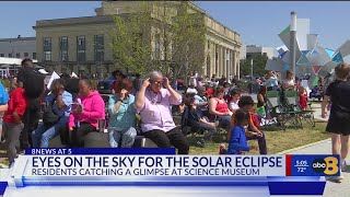 Hundreds gather at Science Museum of Virginia in Richmond to watch solar eclipse