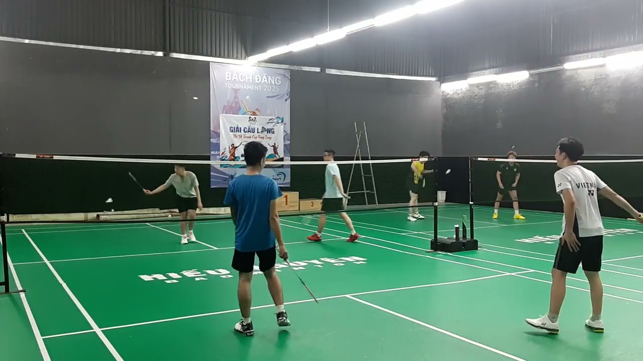 Duy - Thanh Vs Hiền - Nam. 140126. Cầu lông giải trí, rèn luyện sức khỏe