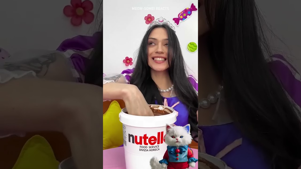 Dia mencoba menyembunyikan boneka dan permen di dalam toples Nutella yang besar.