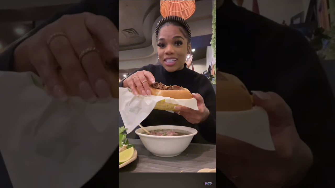 PHO MUKBANG + First time trying Bún bò Huế + Bánh mì