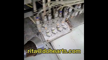 high precise automatic dripping machine to make 3D pvc rubber patches,keychain labels.