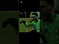 مرت كالغزاله وصوبتني وانا صياد