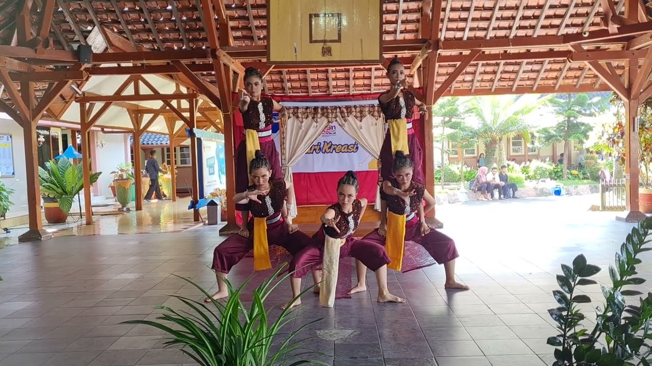 JUARA 1 FLS3N 2025 TARI GUGAH IJAH SMPN 3 KUNINGAN