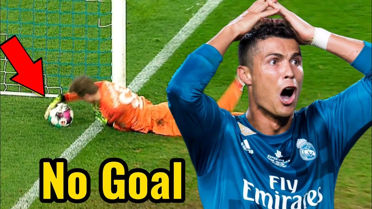 5 Shocking Referee Decisions That Changed Football Forever!