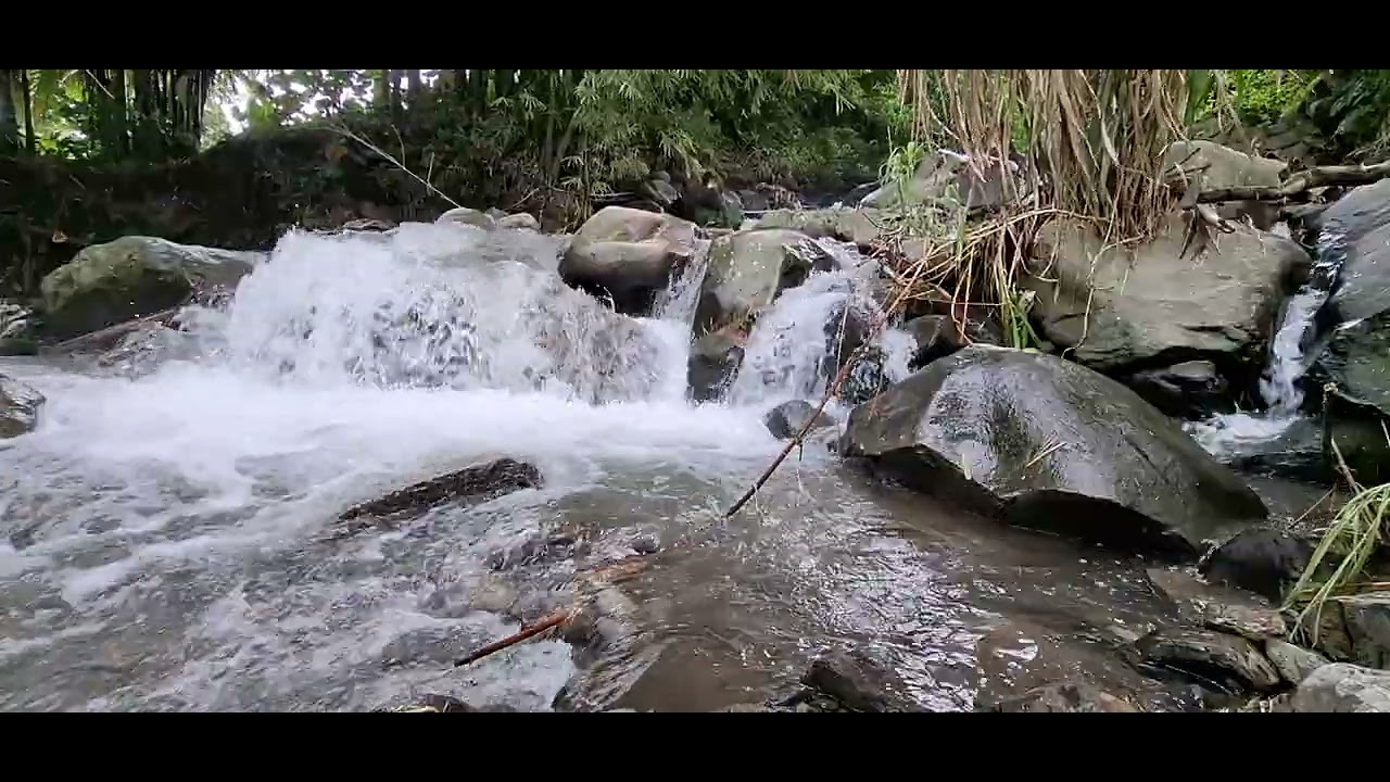 santai menikmati derasnya air jernih 💙💚🩵( relaxation )