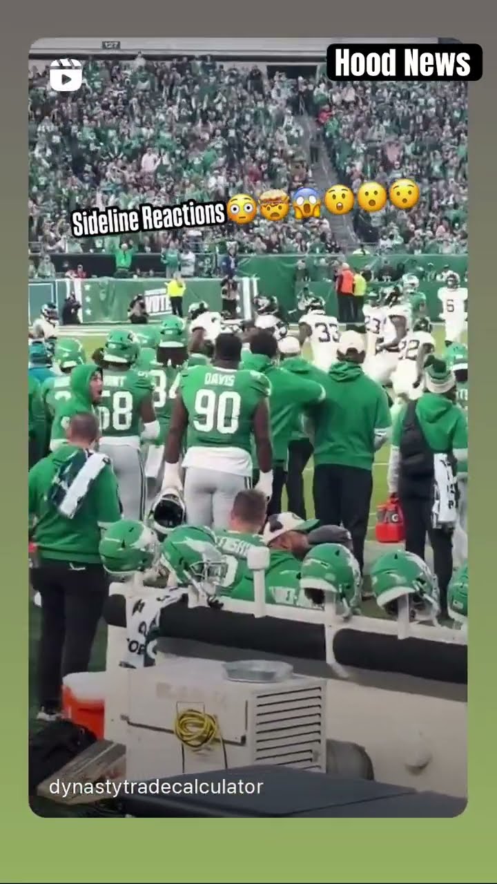 Sideline reactions #hoodnews #philadelphiaeagles #saquonbarkley #hurdles #reaction #omg #wow #how