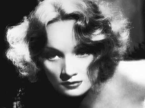 Video: Marlene Dietrich netoväärtus: Wiki, abielus, perekond, pulmad, palk, õed-vennad