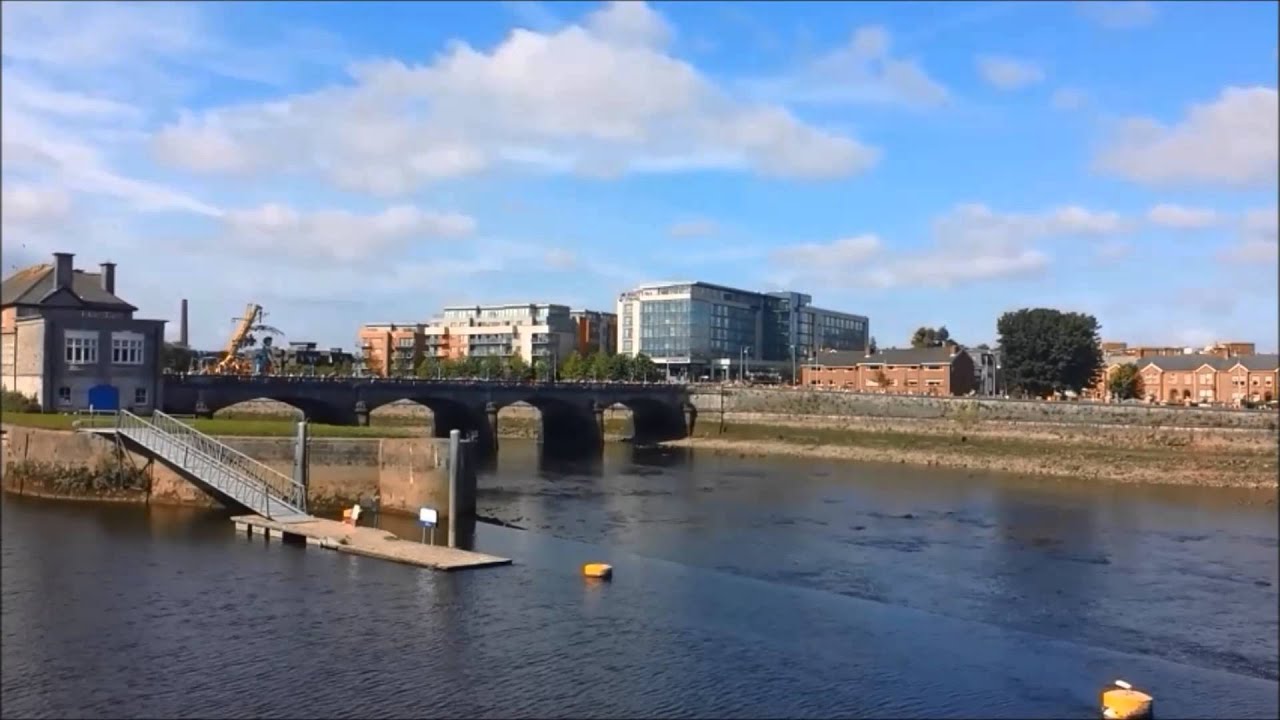 Limerick Giant Crossing the Bridges in 2014