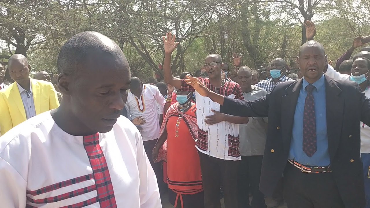 Rev Naiswaku-POWERFUL WORSHIP at olkiramatian kajiado