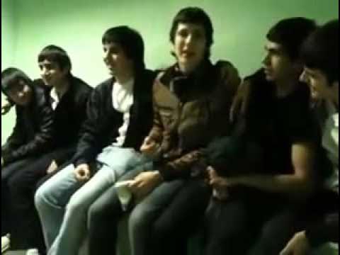 Чеченские даг песни. Чеченские даг песни. Моя малышка лезгинка. Чеченцы палец вверх. Дагестанские прически мужские.