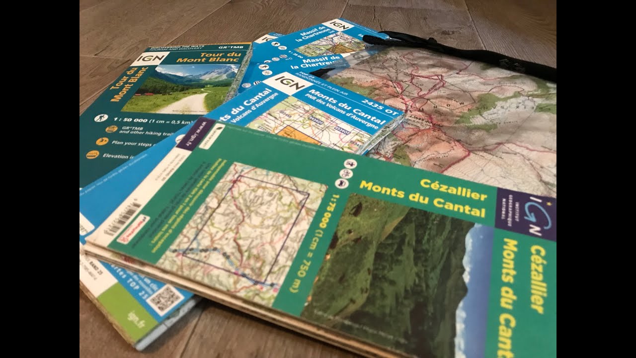 Course D'orientation Avec La Carte Et La Boussole Image stock - Image