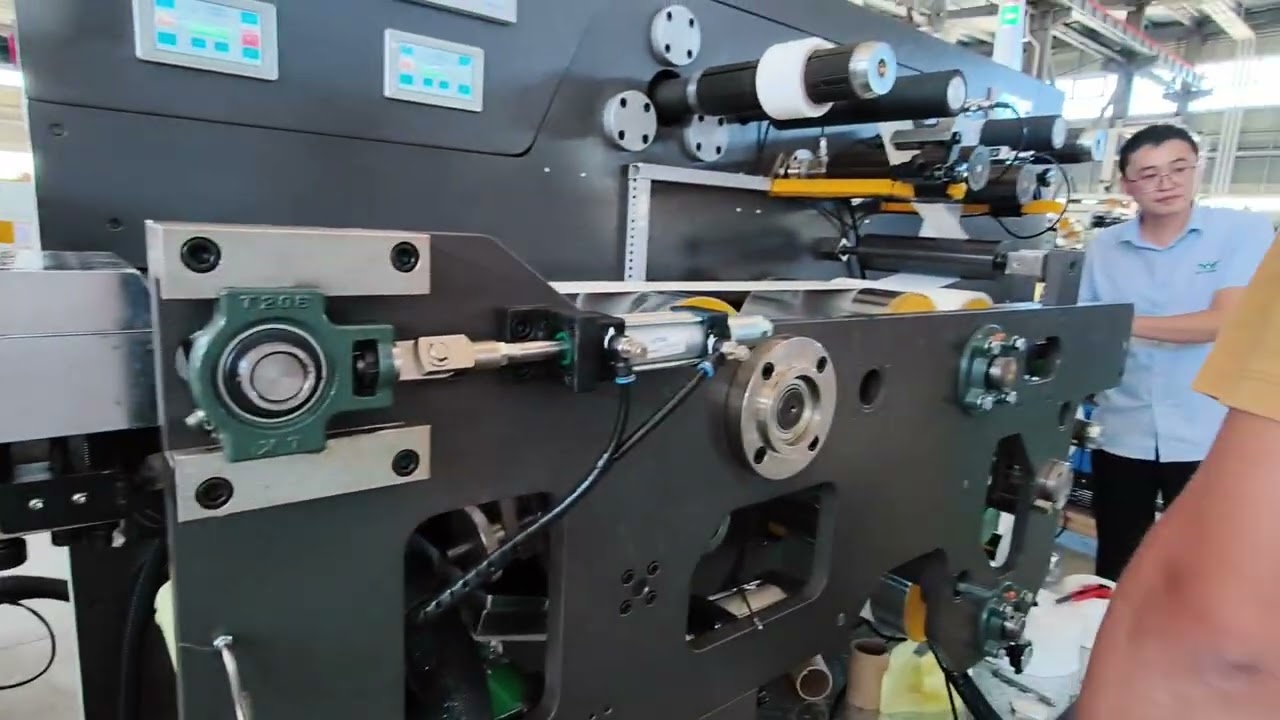 Butyl rubber strip extruder with non-woven fabric & PET film lamination