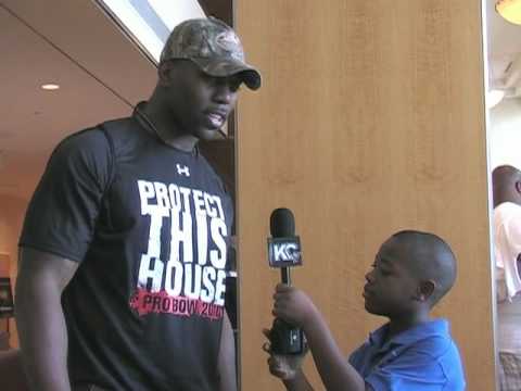 2010 Pro Bowl: 3rd Grade Reporter Anthony Bowie Interview with Trent Cole