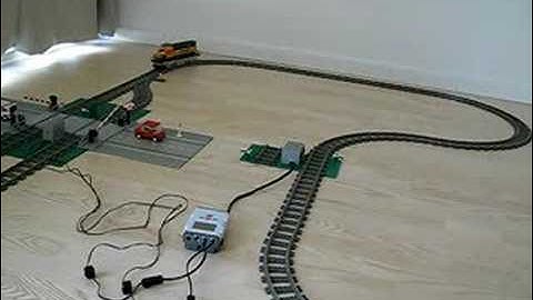 LEGO Mindstorms NXT Automatic Rail Road Crossing 1