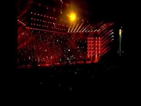 كاظم الساهر تفرش بالروح وتاخذ ايدي وساده ما تنام العين من تزعل حضرتها