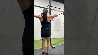 Banded face pull (goma en rack altura ojos)
