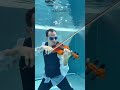 水の中でバイオリンを弾くとどうなるのか