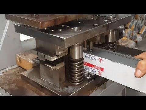 Video Hướng dẫn dập cửa đi lùa hệ 55 dày 2,0mm nhôm Xingfa... - youtube