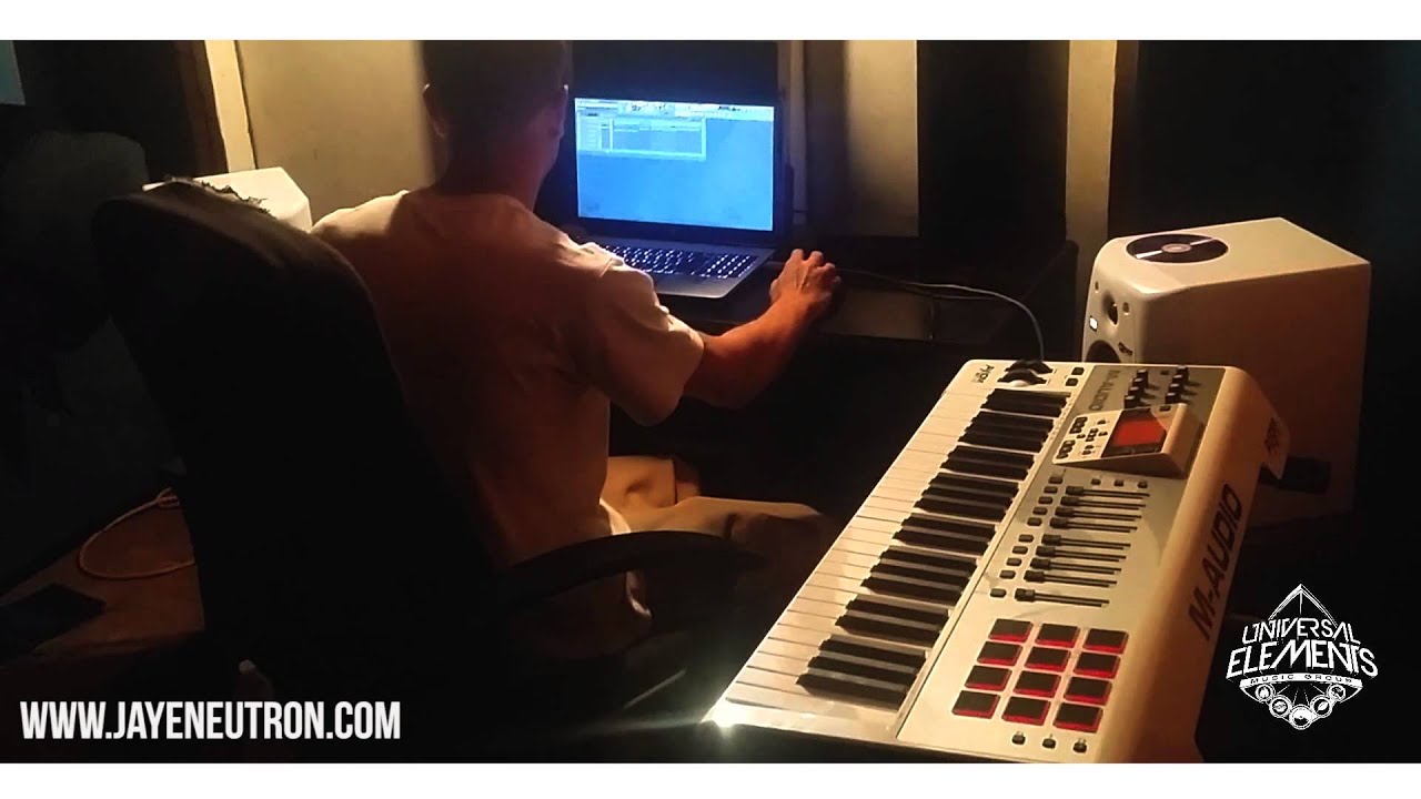 Jaye Neutron - They Don't Love Us [Beat Making Video]