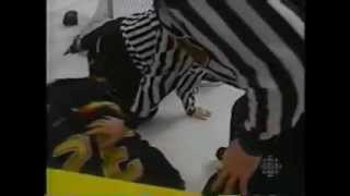 1995-96 - Canucks @ Maple Leafs - Ken Baumgartner TKO