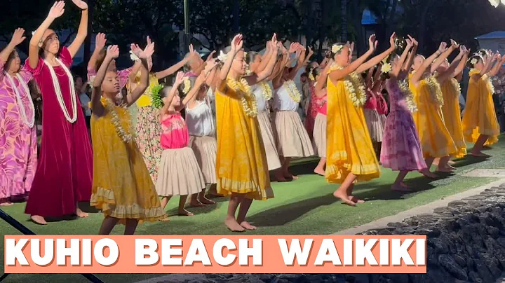 Banyan Tree Kuhio Beach Park Hula Show, Waikiki Honolulu O'ahu Hawai'i.