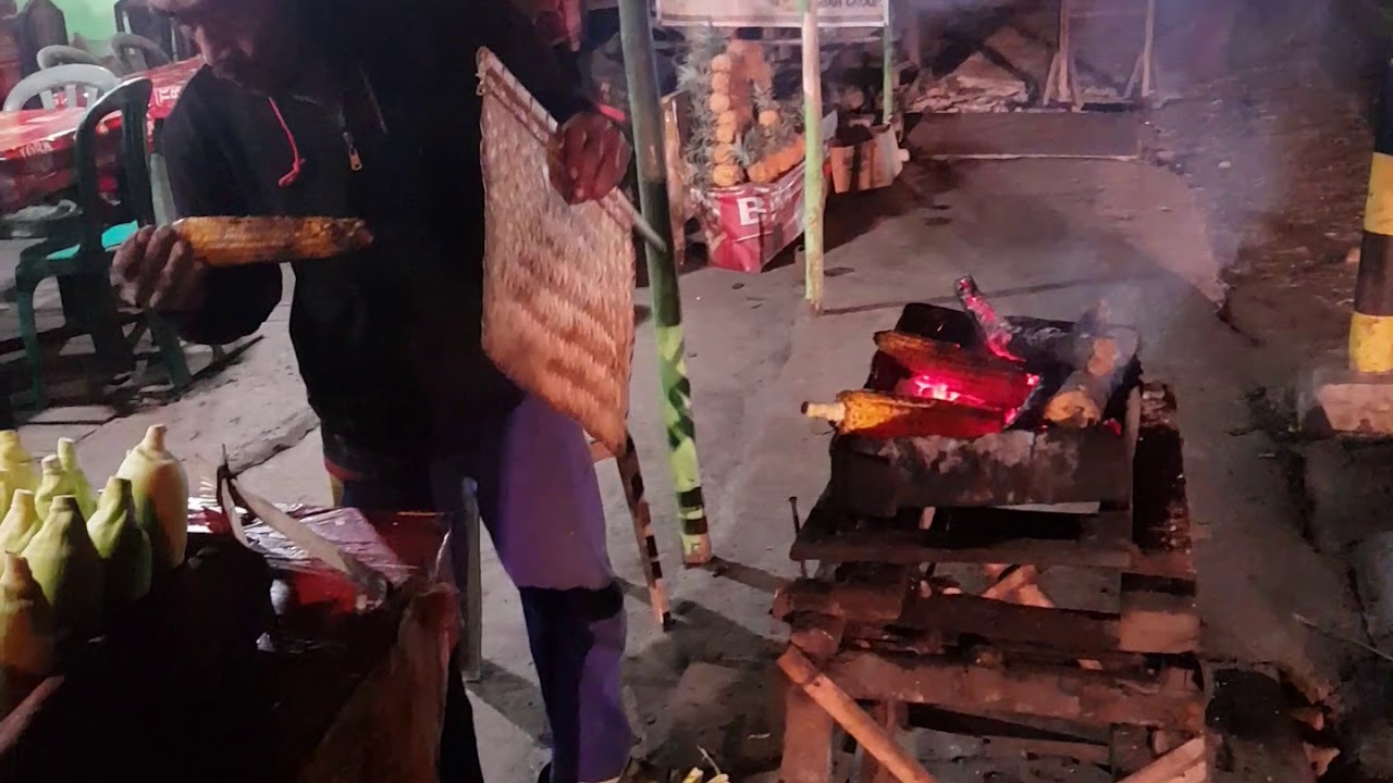 Puncak Bogor || Pesen jagung bakar tengah malam - YouTube