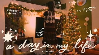 a day in my life // getting ready for the holidays, comfort meals, & trimming the christmas tree