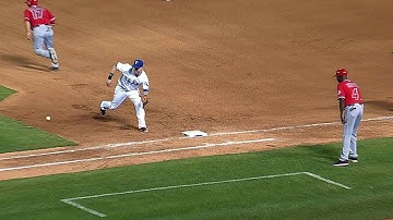 LAA@TEX: Carp starts a double play in the 7th inning