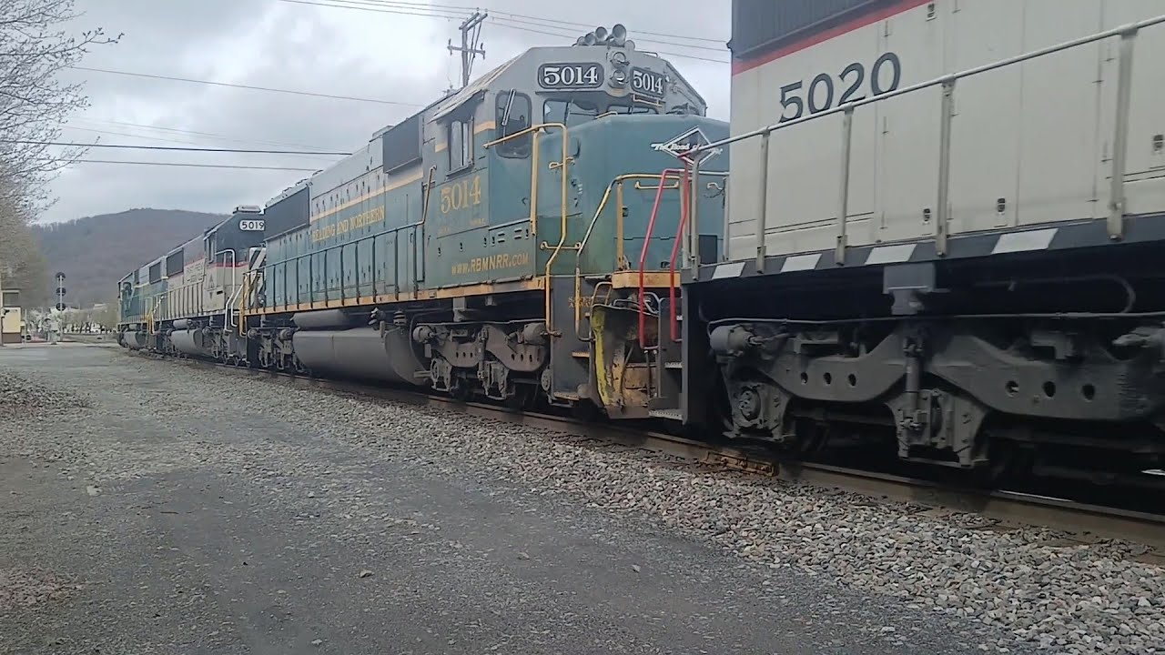 RBMN Freight consist with 6 locomotives as power - YouTube