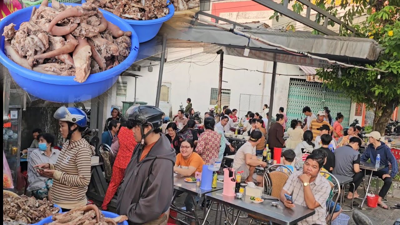 Đông khủng khiếp quán quê vỡ trận vừa dọn ra khách ập vào kín cả quán làm không xuể