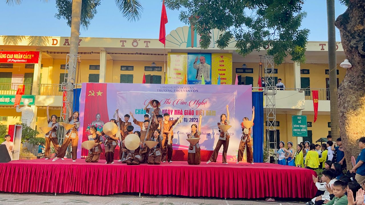 Máu đỏ da vàng + Về quê - lớp 9G - trường THCS Vân Côn