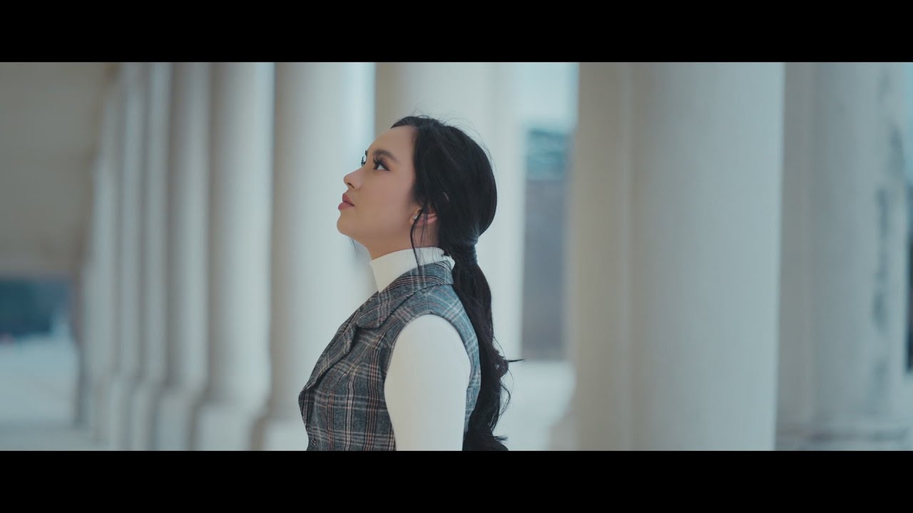 Lyodra - Sampaikan Rindu (Official Music Video) Lyodra - Sampaikan Rindu (Official Music Video)