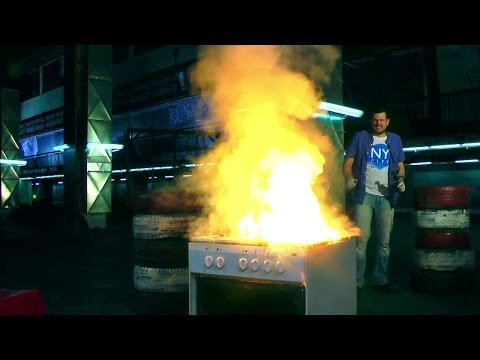 Видео: Термит прожигает плиту. Thermite making hole in a stove