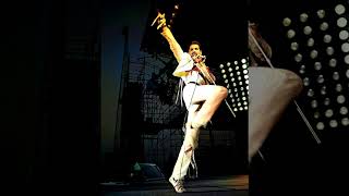 Queen - We Are The Champions (Live in Milton Keynes 1982) UPGRADE