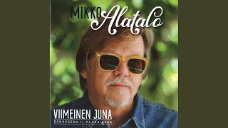 Video thumbnail of "Mikko Alatalo - Hän hymyilee kuin lapsi"