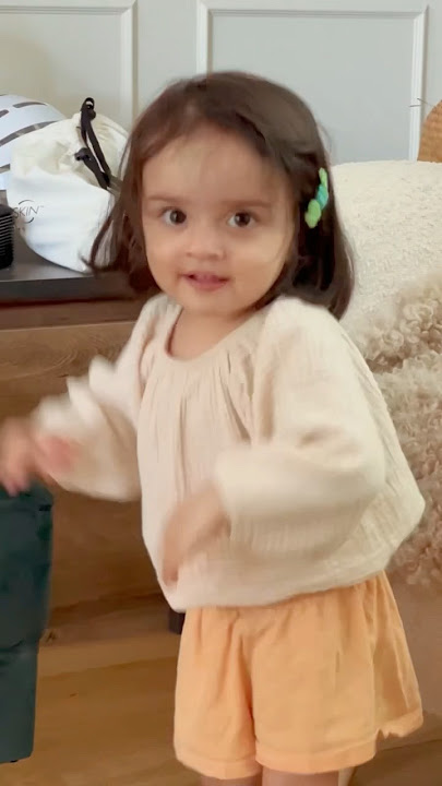 This toddler loves to party 🎉